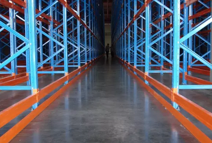 東莞?jìng)}儲(chǔ)地坪